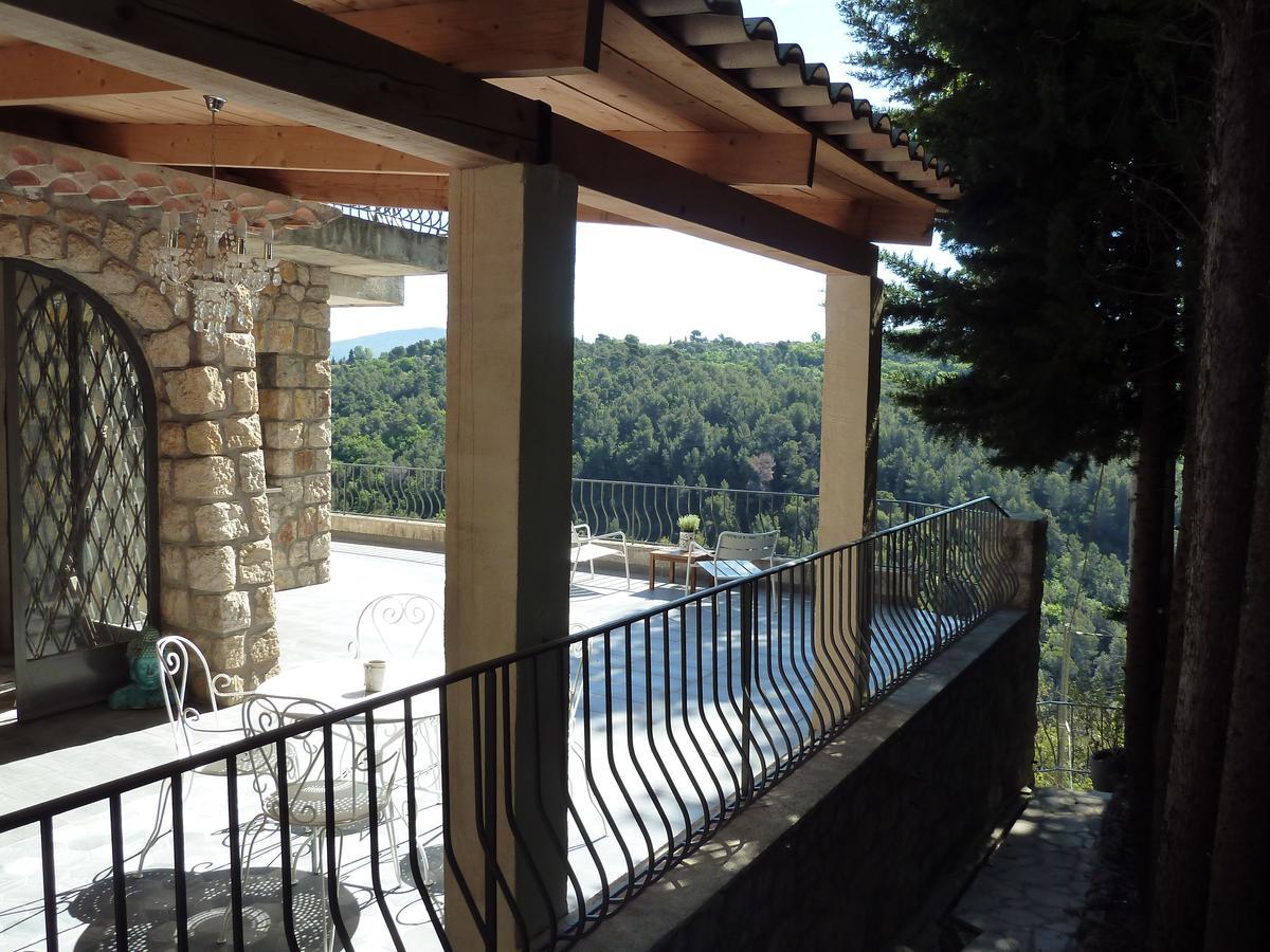 Au Pied Des Baous Bed & Breakfast Vence Dış mekan fotoğraf