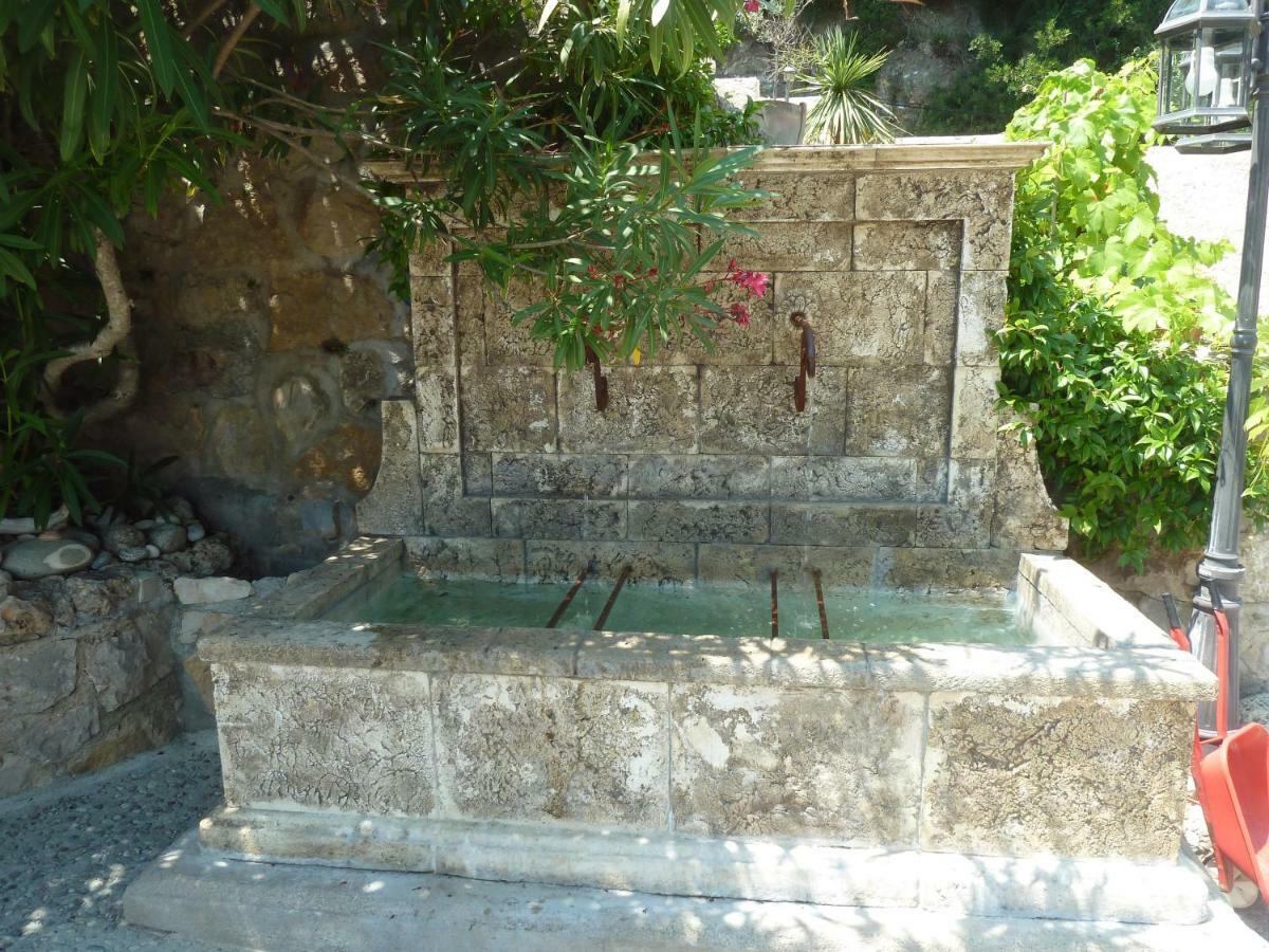 Au Pied Des Baous Bed & Breakfast Vence Dış mekan fotoğraf